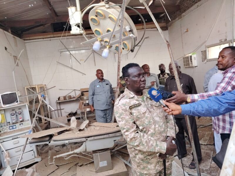 Image for the Tweet beginning: Twelve people, including two doctors,