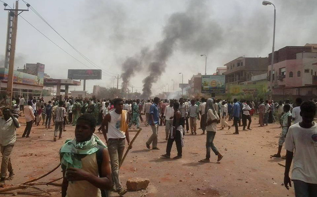 Sudan: Some critics freed, others remain in custody